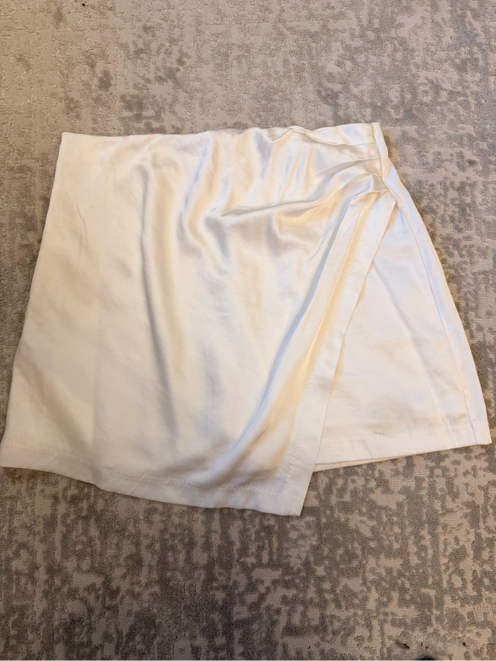 ABERCROMBIE Satin White Draped Mini Skirt - Medium